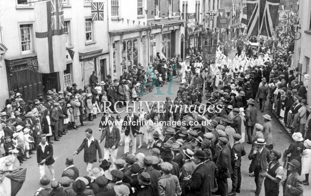 Ross on Wye, Carnival 22.7.24 Rowing Club