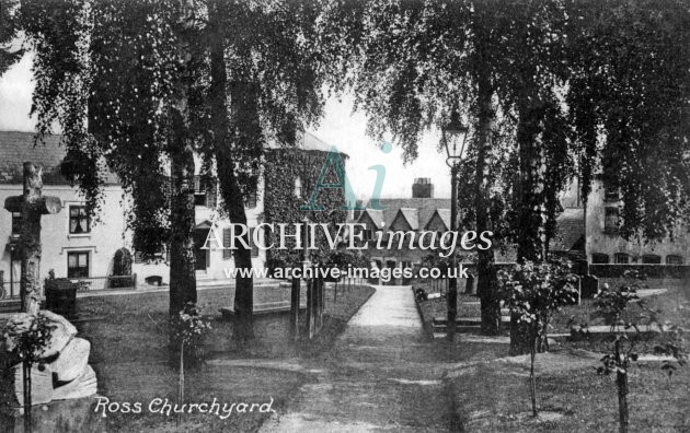 Ross on Wye, Churchyard