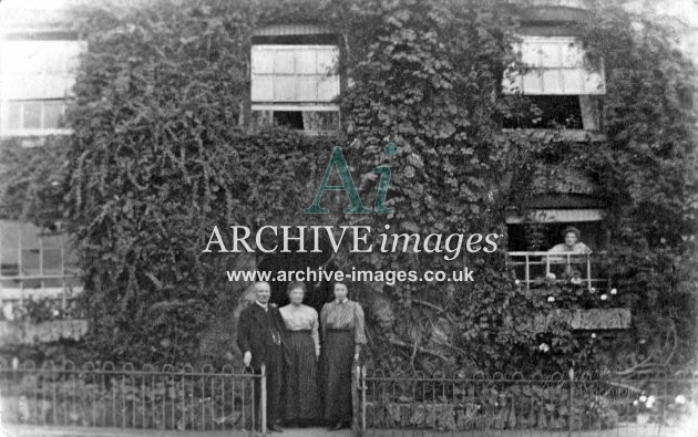 Ross on Wye, Ivy covered cottage