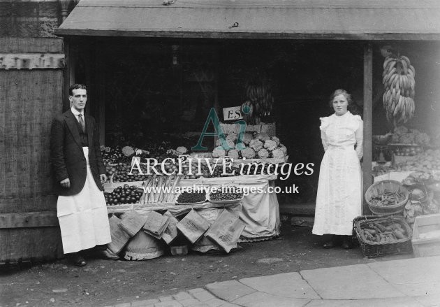 1454_Batley_greengrocer