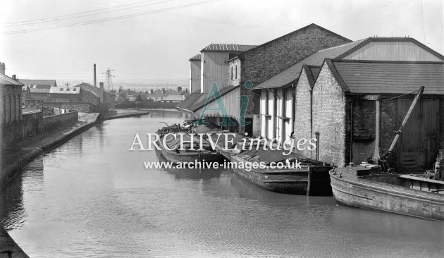 Leeds & Liverpool Canal, Wigan Pier c1935