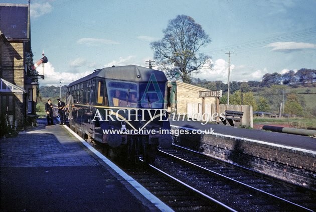 Hampton Loade Station & Railcar 1962