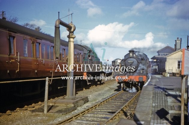 Horrabridge Railway Station, Trains Crossing 1962