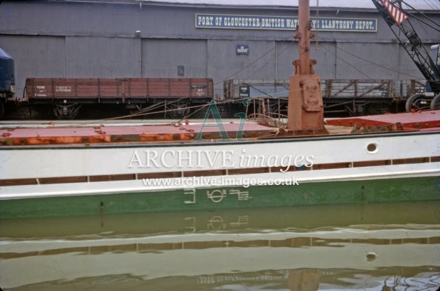 Gloucester GWR Llanthony Docks, pipe wagons 6.1966